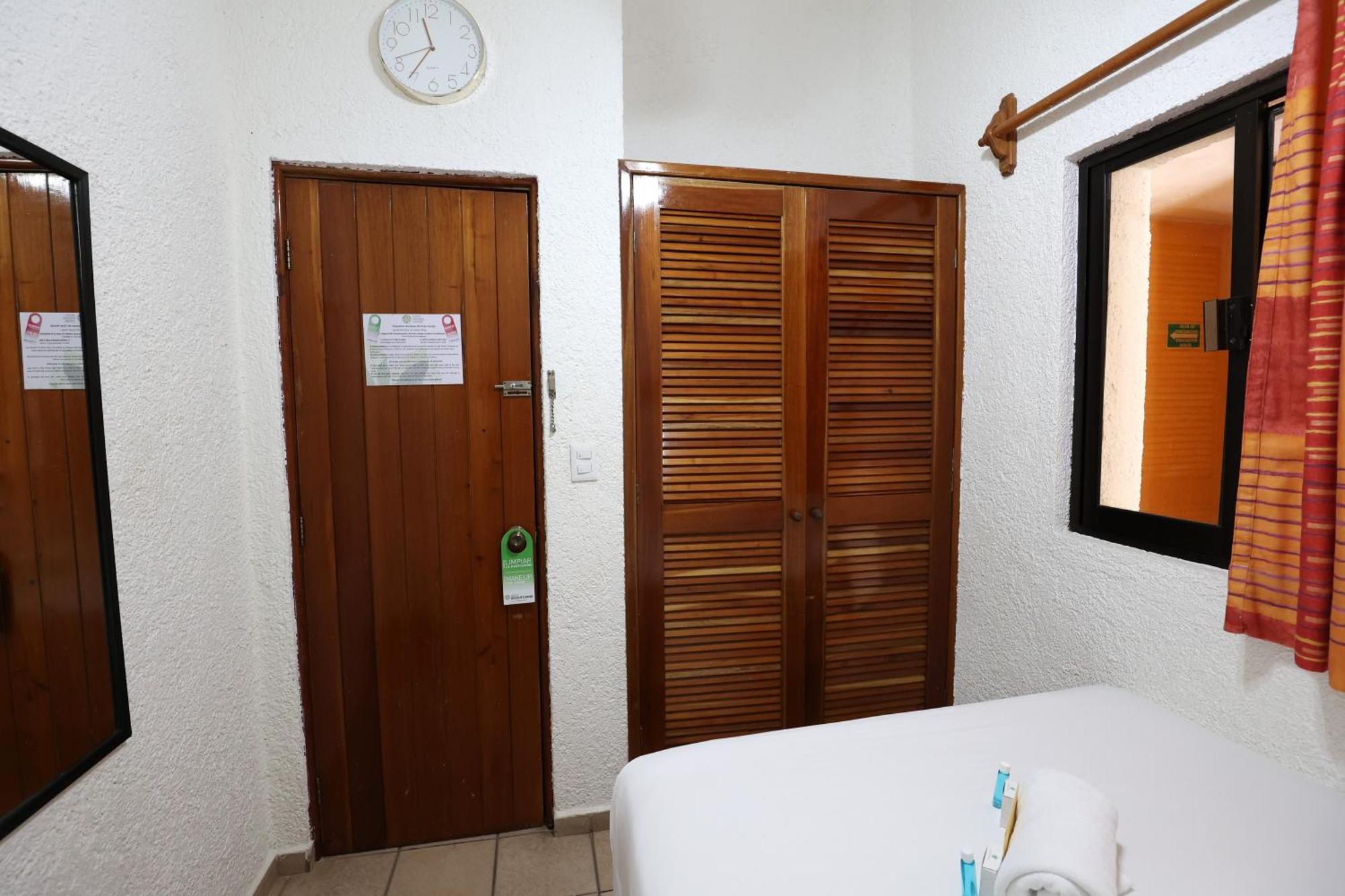 Hotel Bosque Caribe, 5Th Av. Zone 신데 델 카르멘 외부 사진